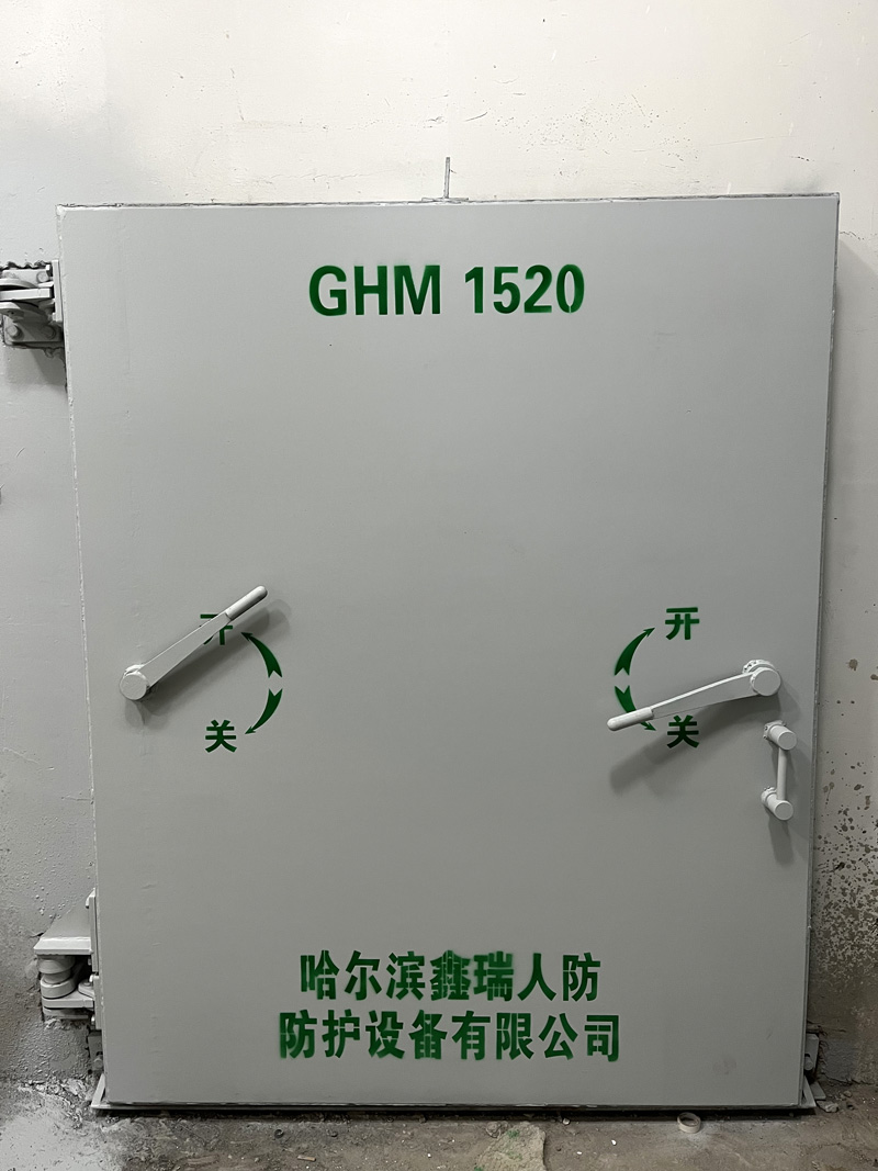 钢结构活门槛单扇密闭门.jpg